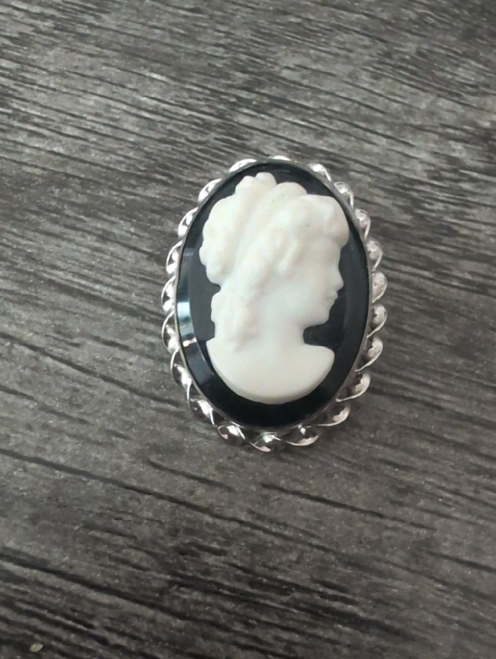 Stunning Vintage Cameo Brooch Sterling